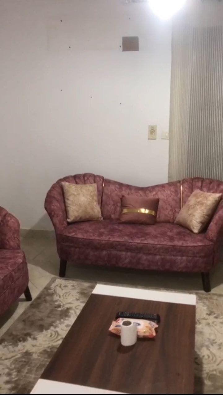 شقة في الرحاب 90 م2 للإيجار قانون جديد بحري على حديقة 17,000 ج 